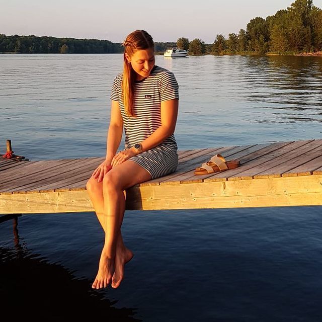 chloe dufour lapointe feet