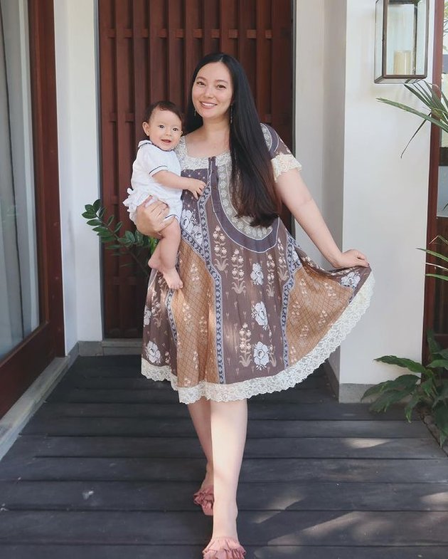 chloe emanuelle feet 2