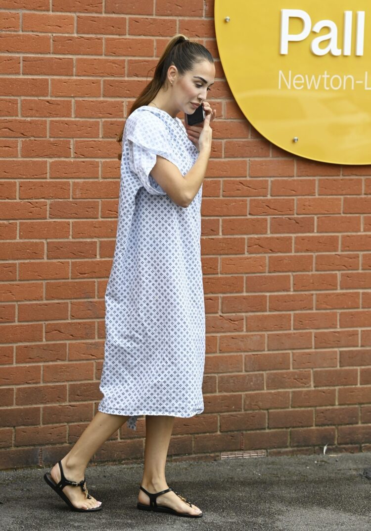 chloe goodman feet scaled