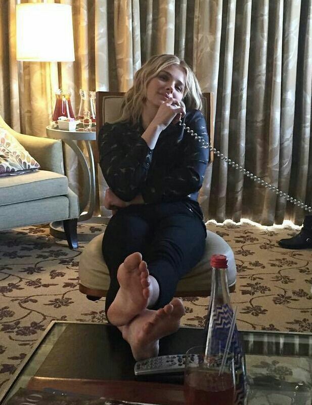 chloe grace moretz feet 2
