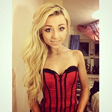 chloe harwood feet 5