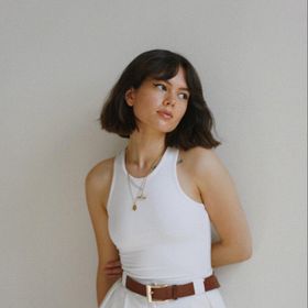 chloe helen miles feet 1