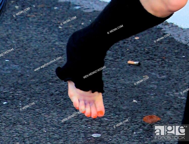 chloe jasmine whichello feet 6