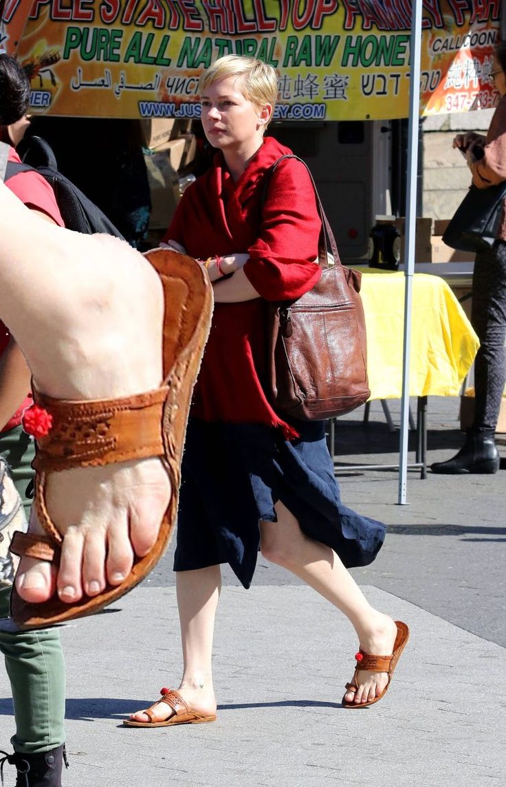 chloe michelle feet 4