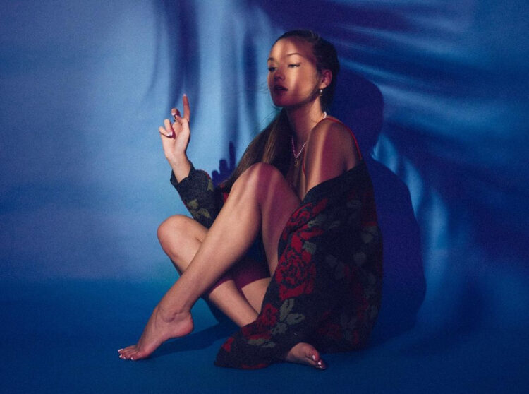 chloe rose robertson feet 1