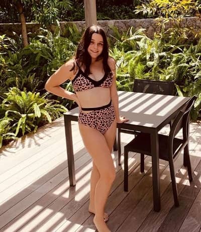 chloe schnapp feet 1