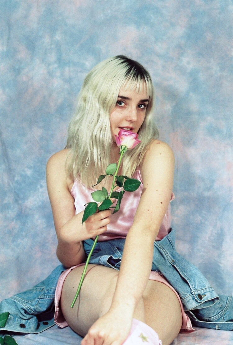 chloe sheppard feet 4