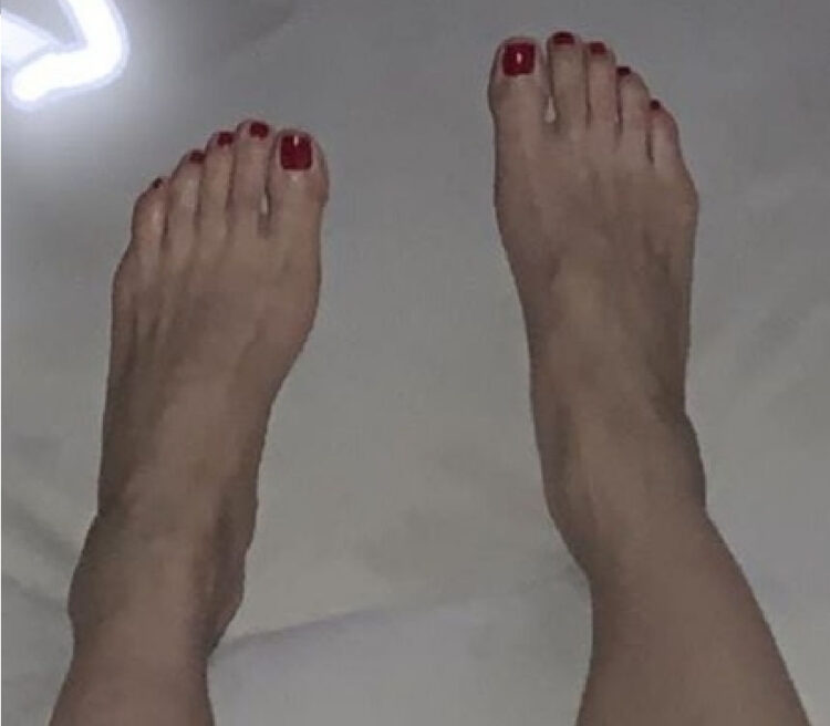 chloe wen feet 3