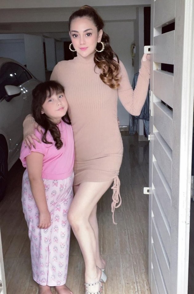 chloe xaviera feet 6