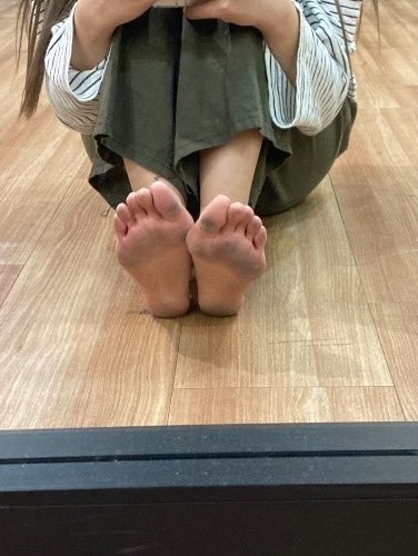 choi yoo jung feet 5