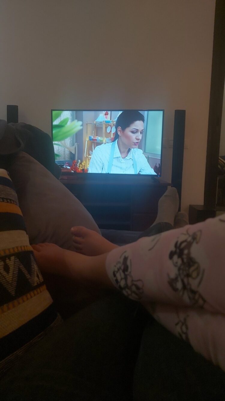 choumicha chafay feet scaled