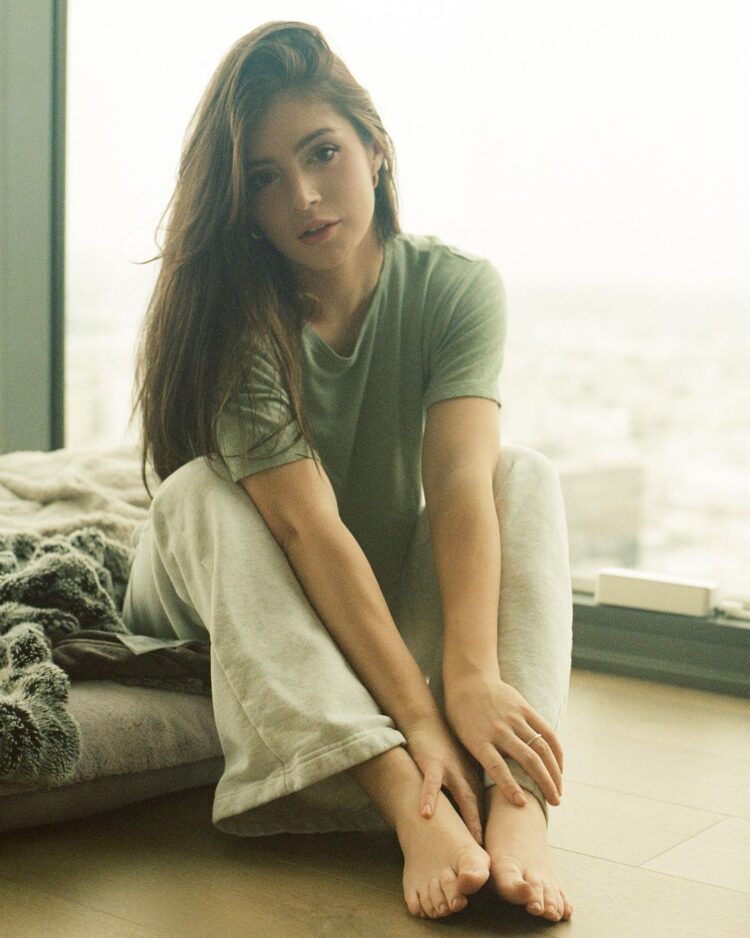 chrissy costanza feet