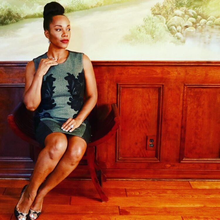 christelyn karazin feet 3