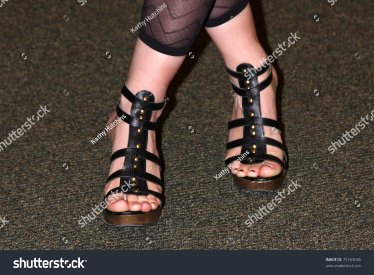 christina bennett lind feet 1