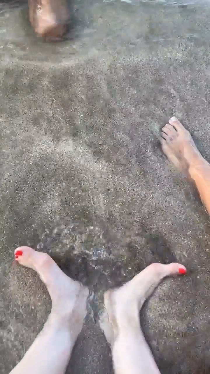 christina chong feet 3