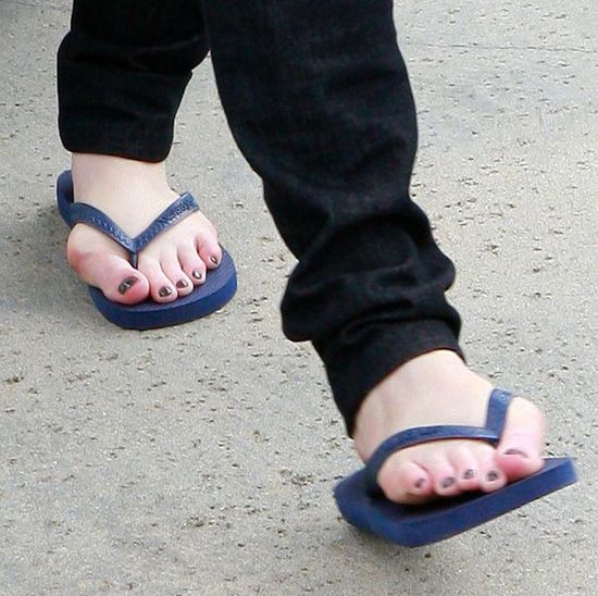 christina hendricks feet
