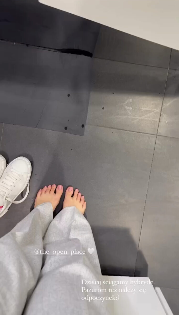 christina pickles feet 3