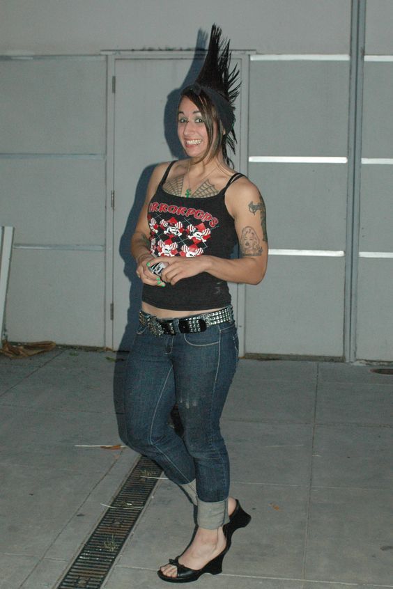 christina von eerie feet 1