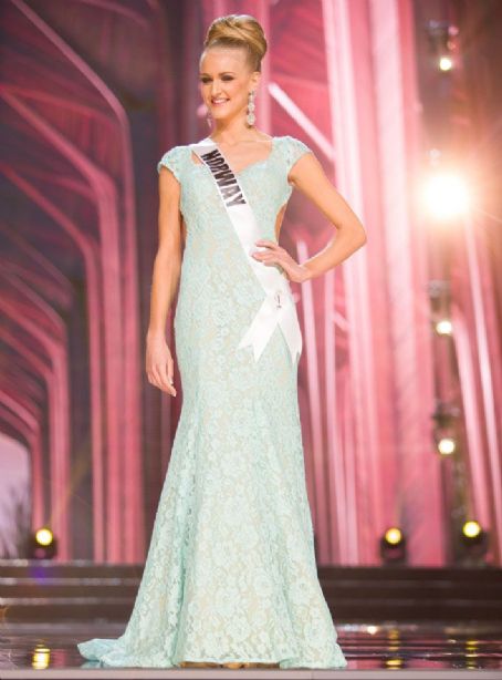 christina waage feet 5