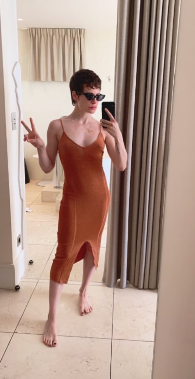 christine and the queens feet