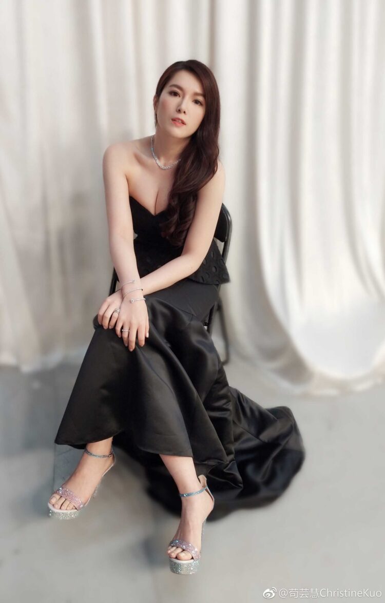 christine kuo feet scaled