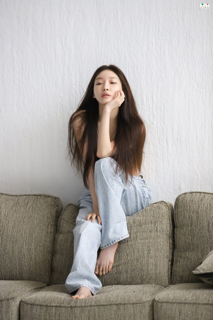 chung ha kim feet 2 scaled