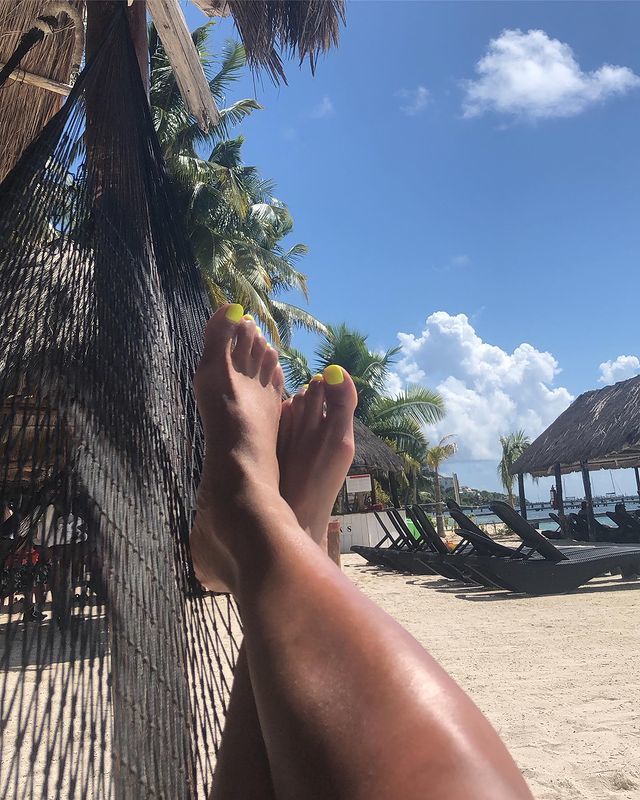 chyna unique feet 6
