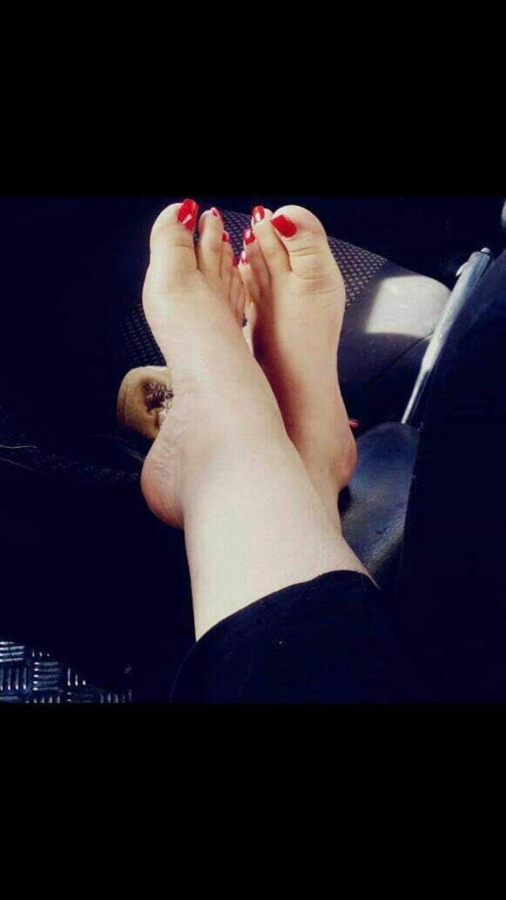 cici chanel feet 2