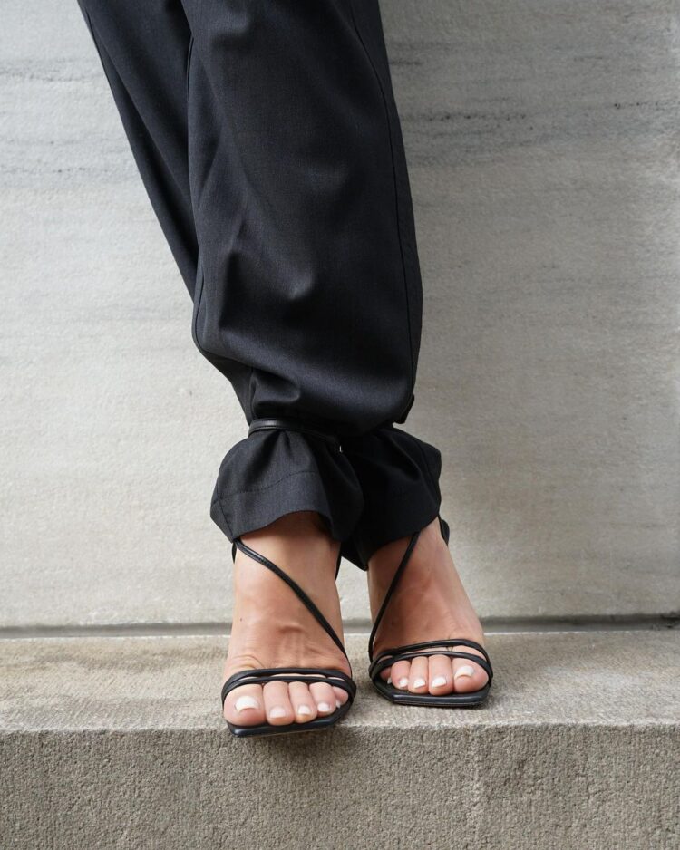 claire rose cliteur feet