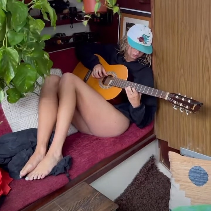 claire rosinkranz feet