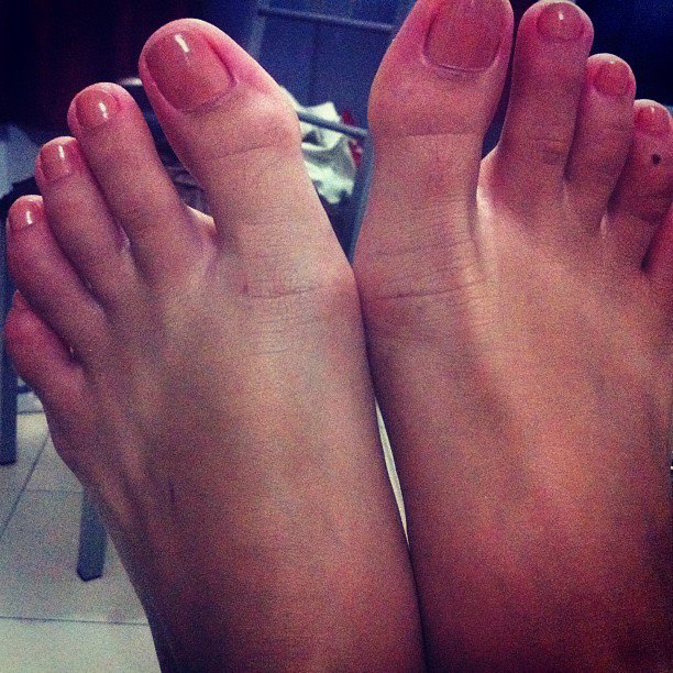 claire ruiz feet