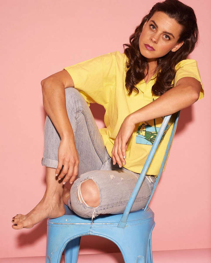 clara alvarado feet 5