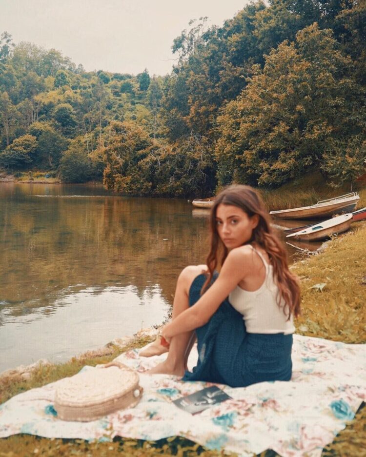 clara aparicio feet 1