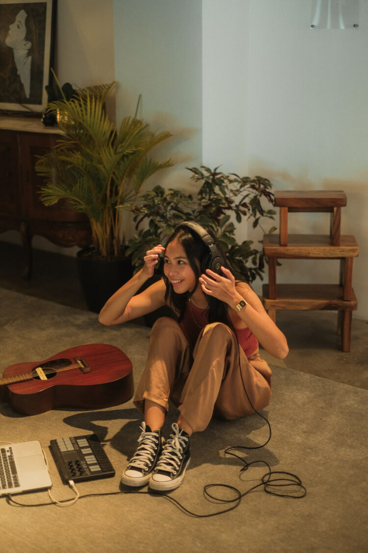 clara benin feet 3