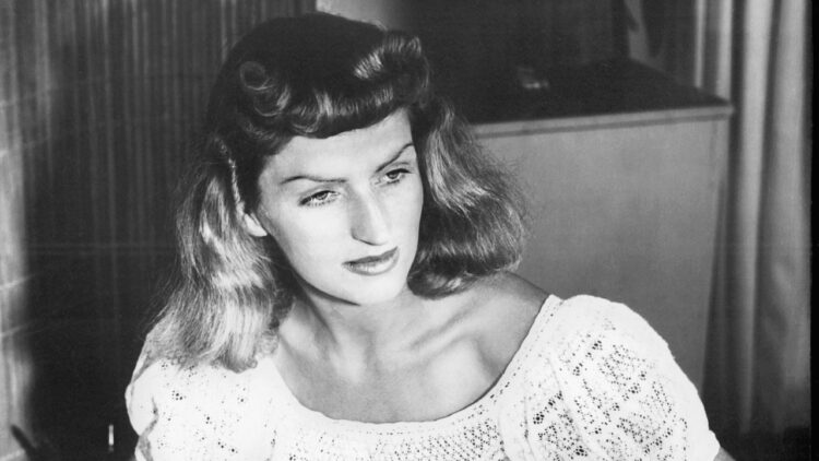 clara beranger feet 3