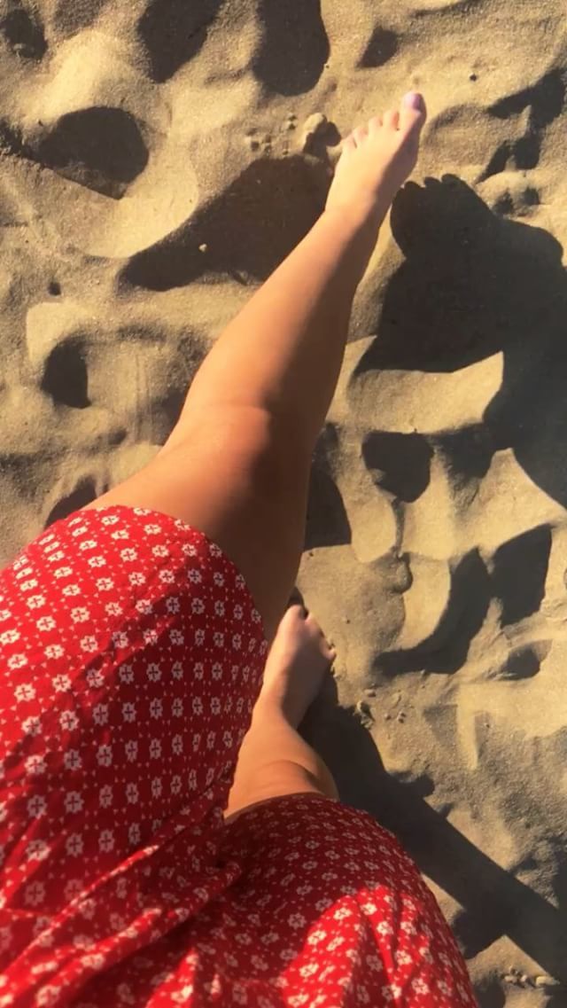 clara bermudes feet