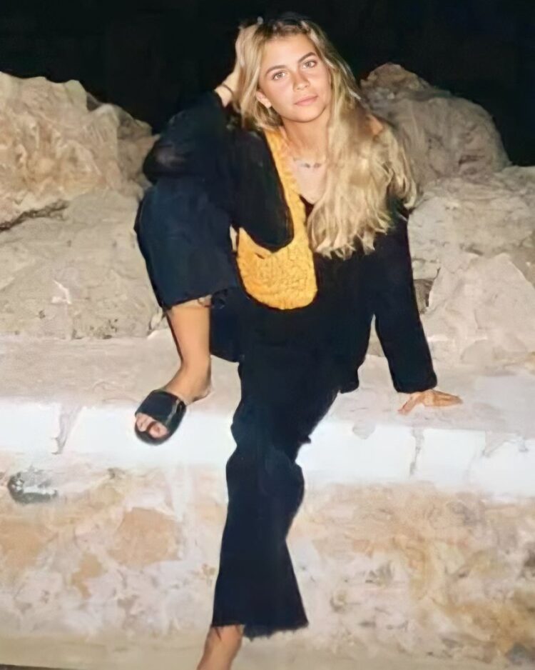 clara chia marti feet 1