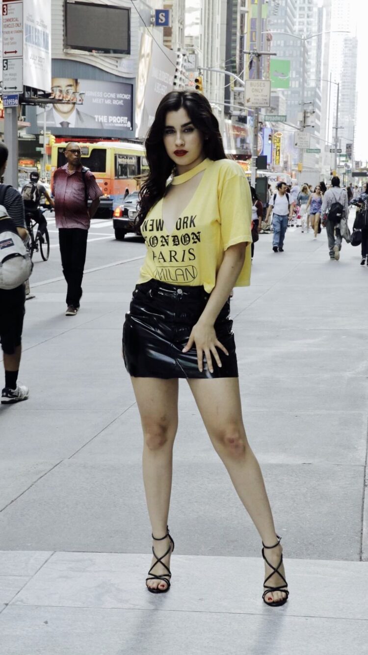 clara jauregui feet 2