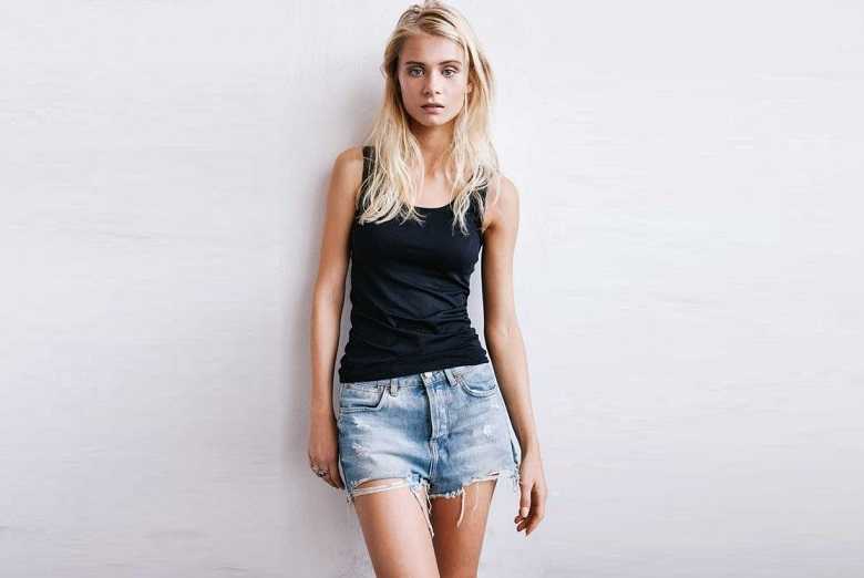 clara rosager feet 6