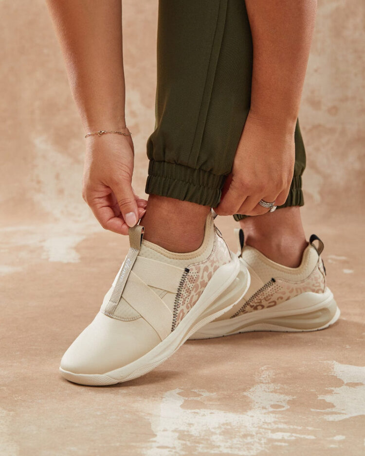 clara tamara v. feet