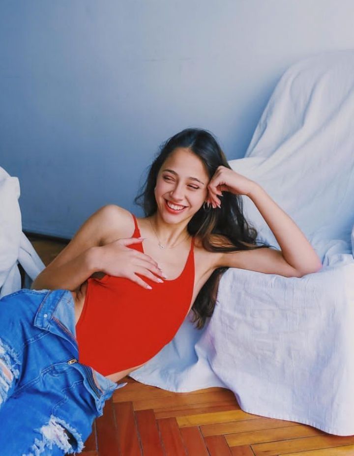 clari cremaschi feet 1