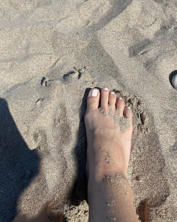 clarice alves feet 3