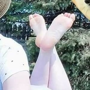 classically abby feet 6
