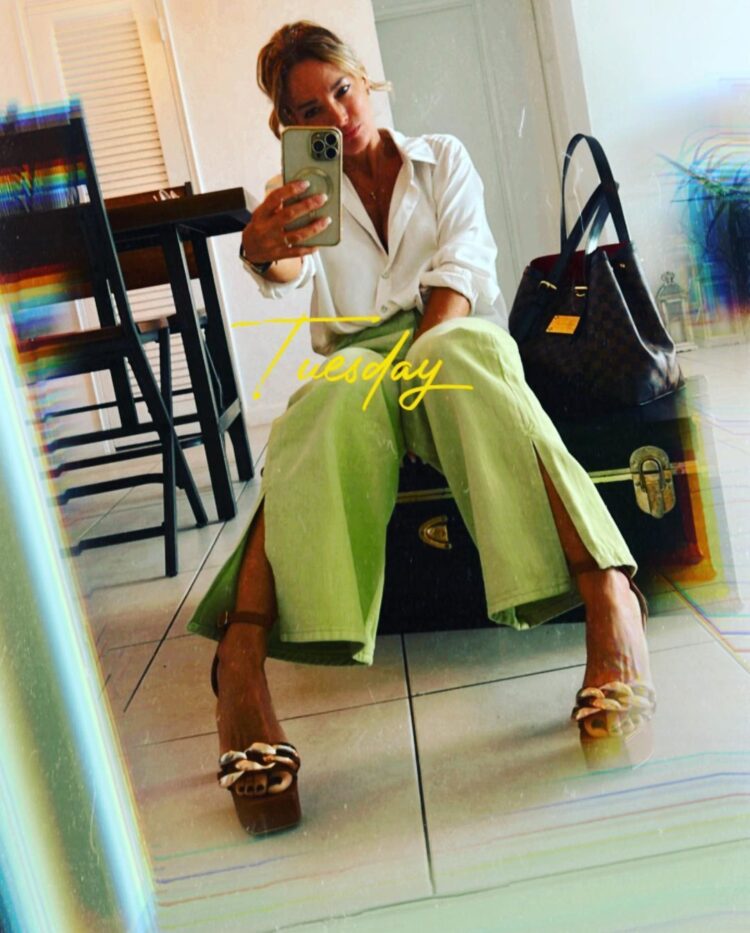 claudia angles feet 4