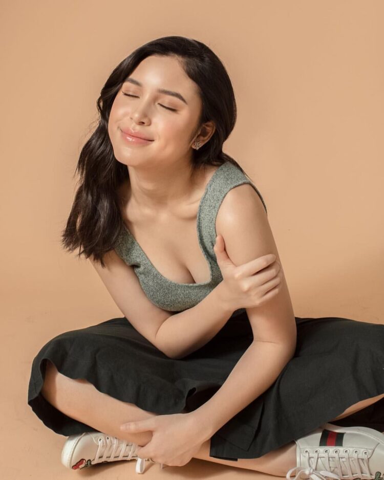 claudia barretto feet 2