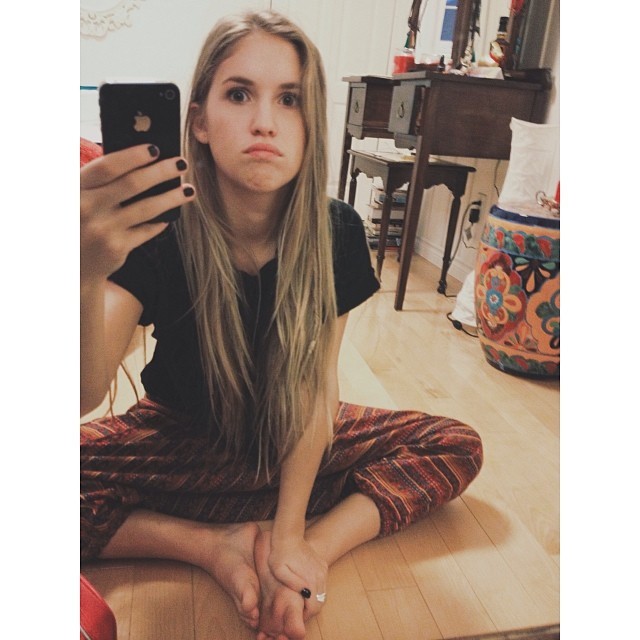 claudia bouvette feet 5