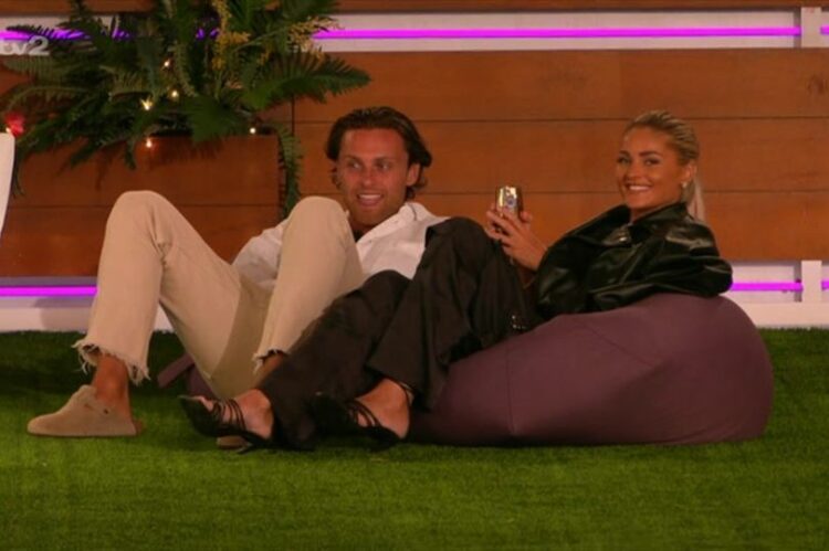 claudia casey feet 6