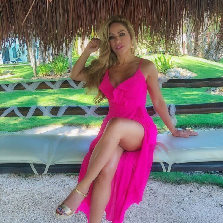 claudia molina feet 2