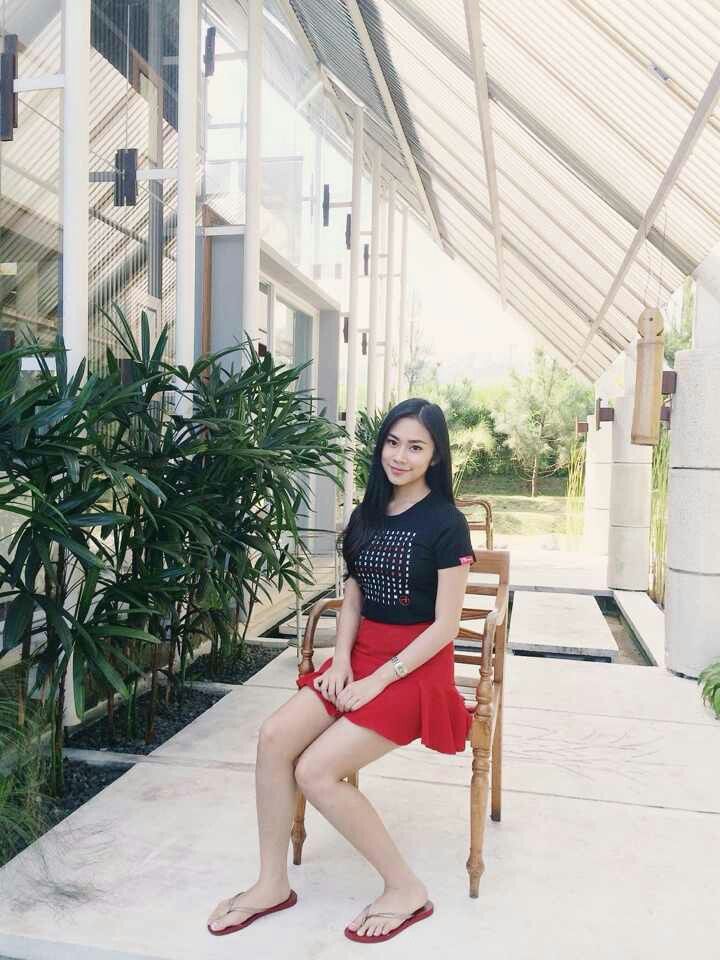 claudia novira feet 2