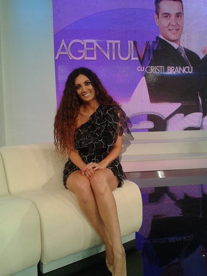 claudia pavel feet 5